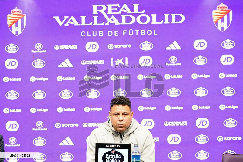 Ronaldo Nazario De Lima Press Conference - Valladolid