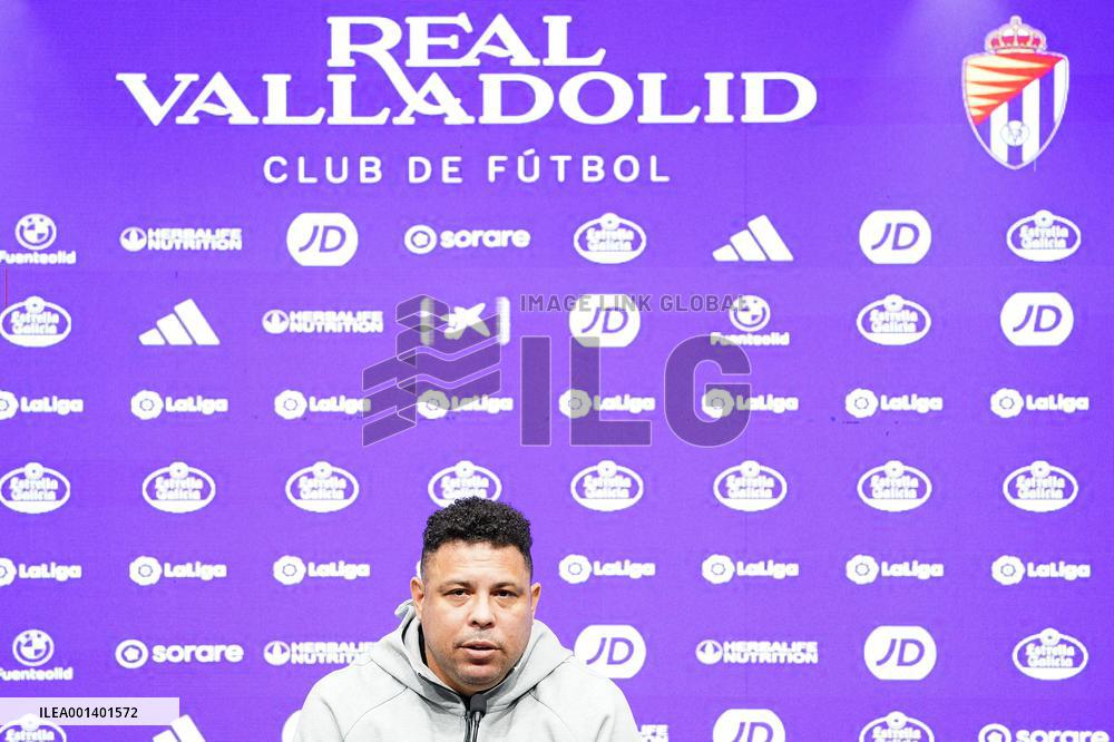 Ronaldo Nazario De Lima Press Conference - Valladolid