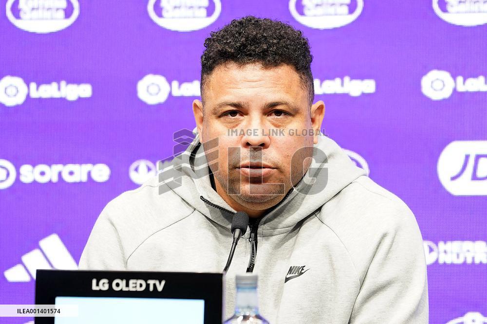 Ronaldo Nazario De Lima Press Conference - Valladolid