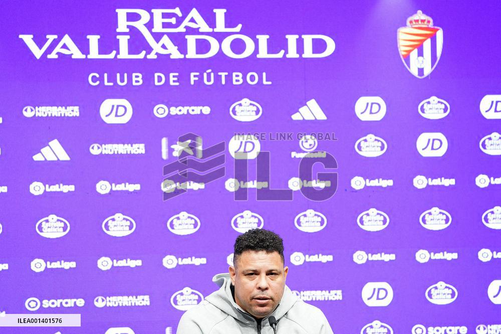 Ronaldo Nazario De Lima Press Conference - Valladolid