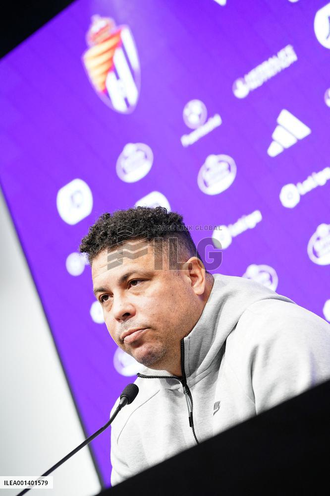 Ronaldo Nazario De Lima Press Conference - Valladolid
