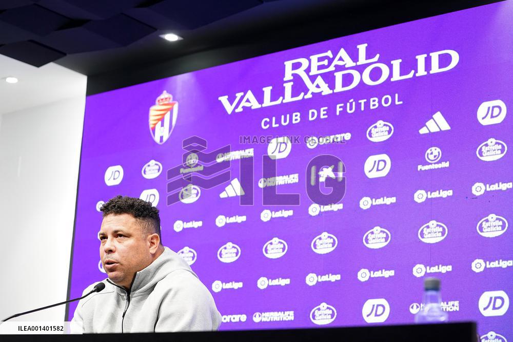 Ronaldo Nazario De Lima Press Conference - Valladolid