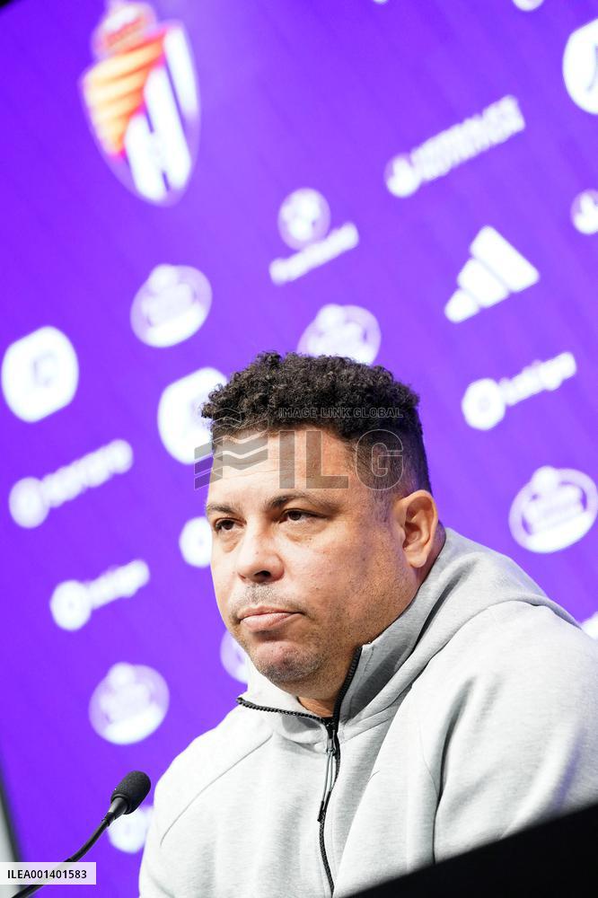 Ronaldo Nazario De Lima Press Conference - Valladolid