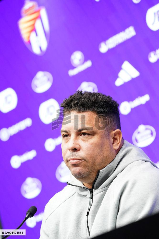 Ronaldo Nazario De Lima Press Conference - Valladolid
