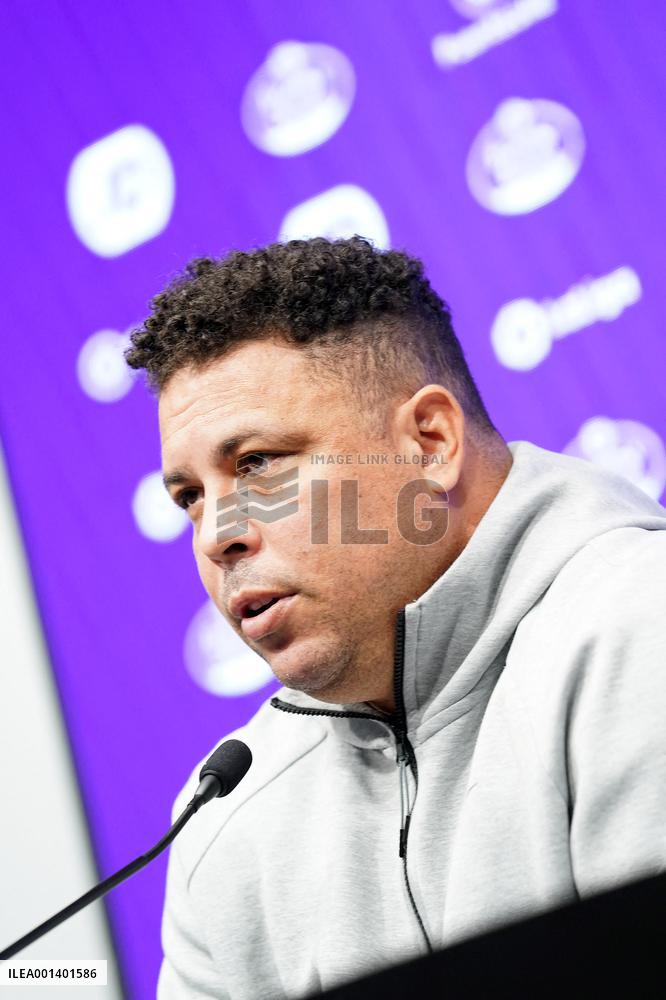 Ronaldo Nazario De Lima Press Conference - Valladolid