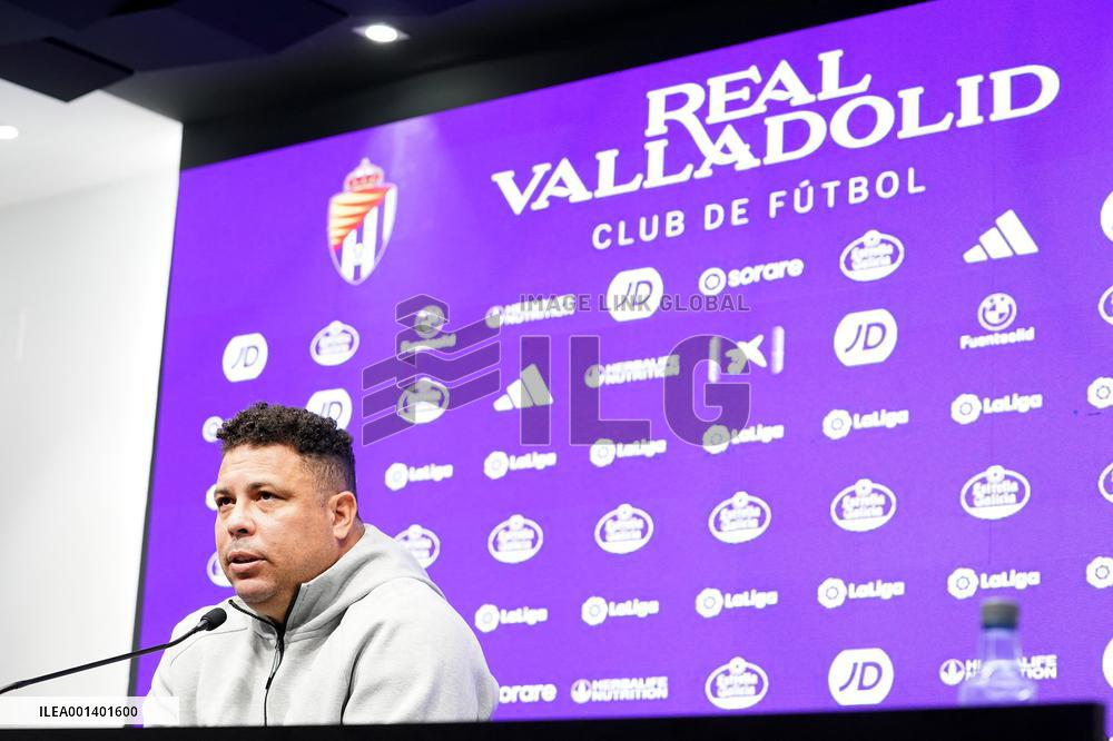 Ronaldo Nazario De Lima Press Conference - Valladolid