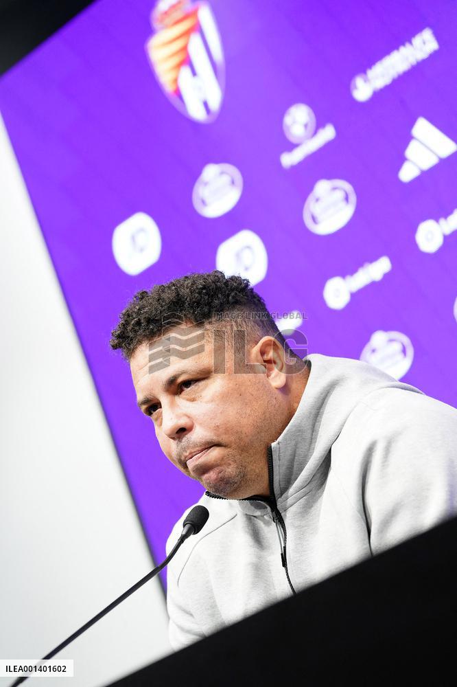 Ronaldo Nazario De Lima Press Conference - Valladolid