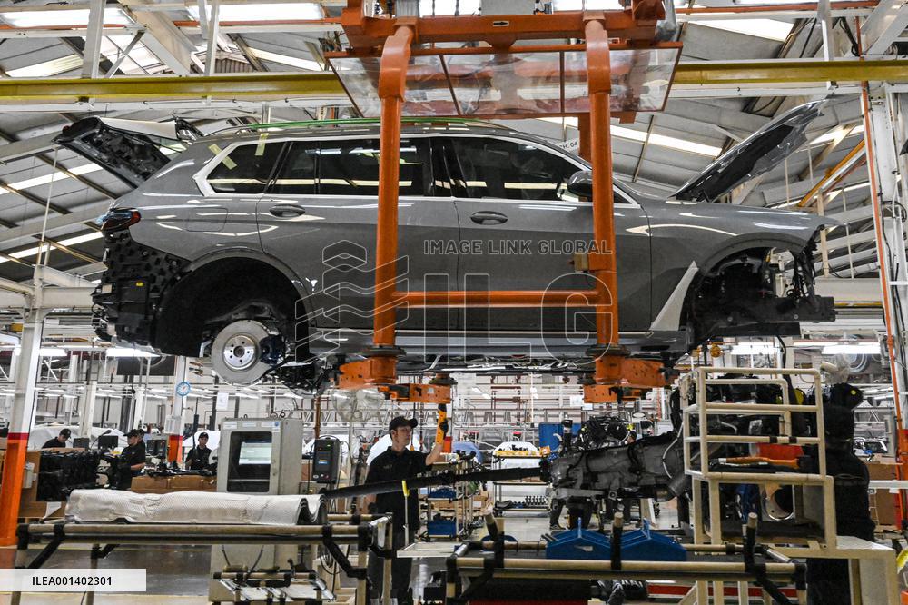 INDONESIA-JAKARTA-BMW CAR-ASSEMBLY