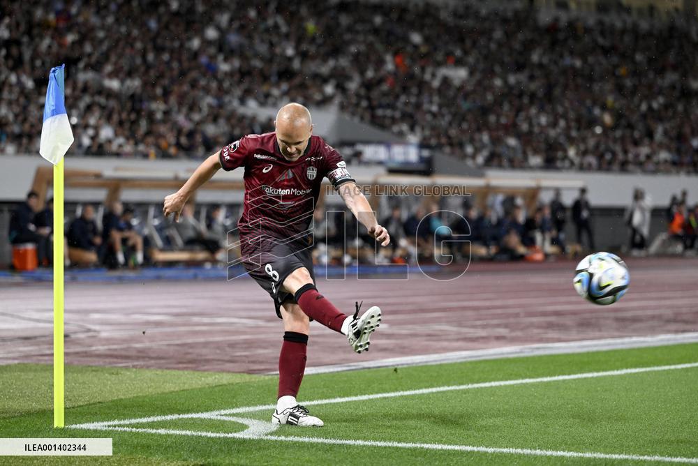 Football: Barcelona vs. Vissel Kobe friendly