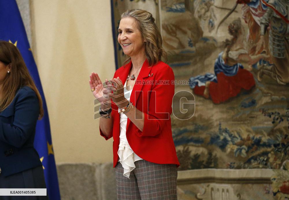 Infante Elena At Children And Youth Painting Contest For Schools Awards - Madrid