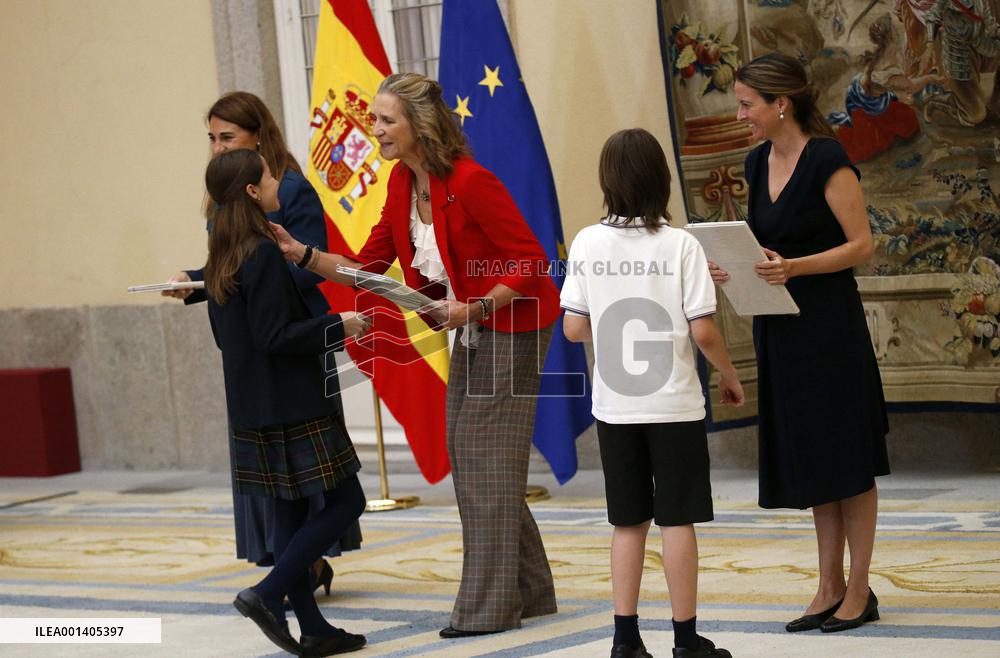 Infante Elena At Children And Youth Painting Contest For Schools Awards - Madrid