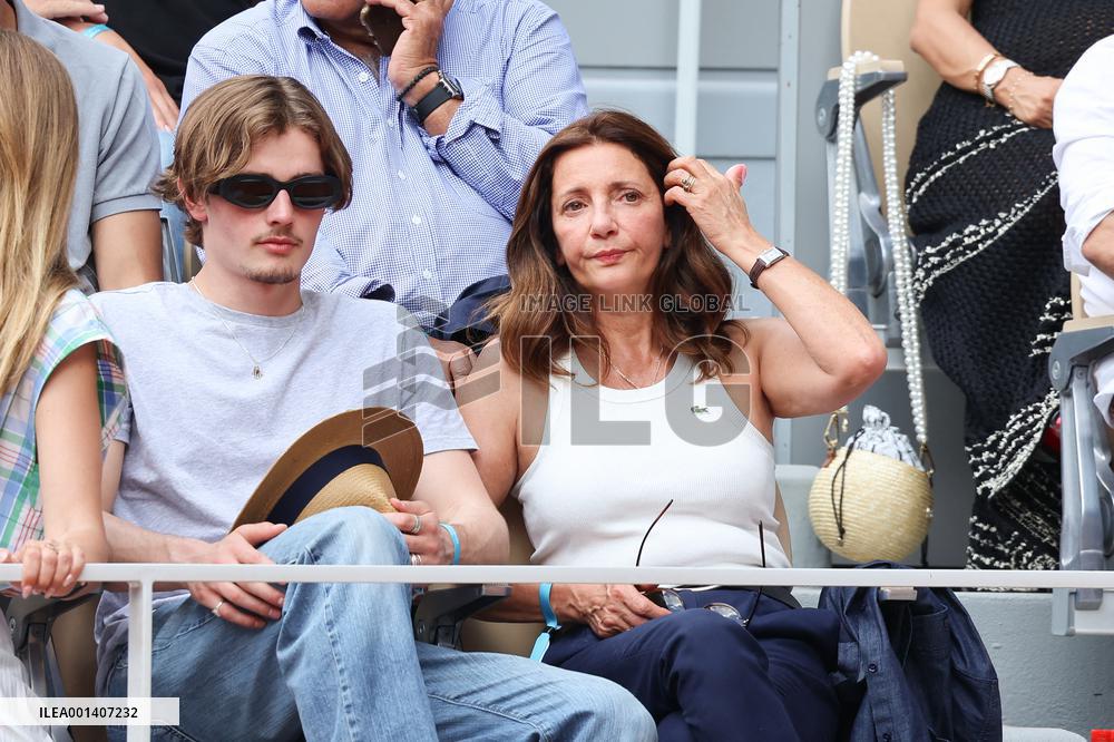 Roland Garros 2023 - Celebrities In The Stands - Day 11 NB