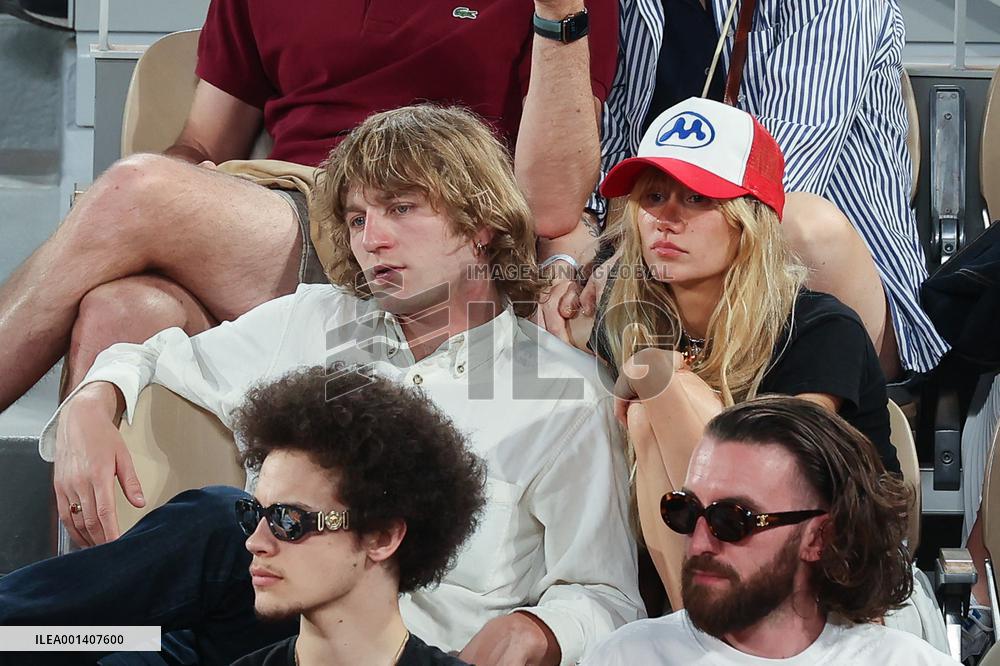 Roland Garros 2023 - Celebrities In The Stands - Day 11 NB