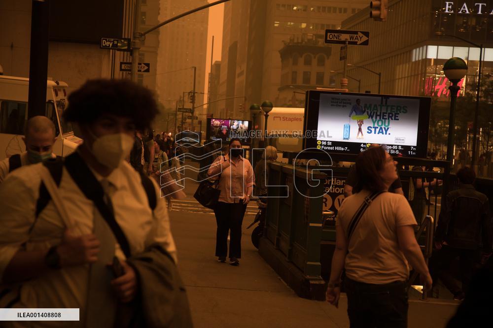 U.S.-NEW YORK-AIR POLLUTION-WILDFIRE