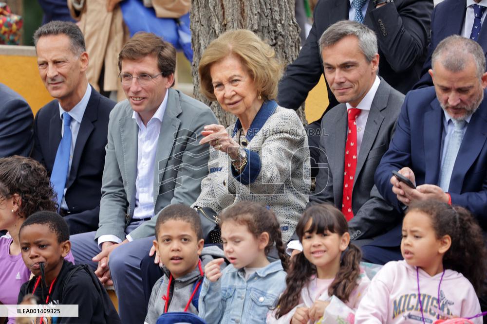 Queen Sofia Visits The Zoo - Madrid
