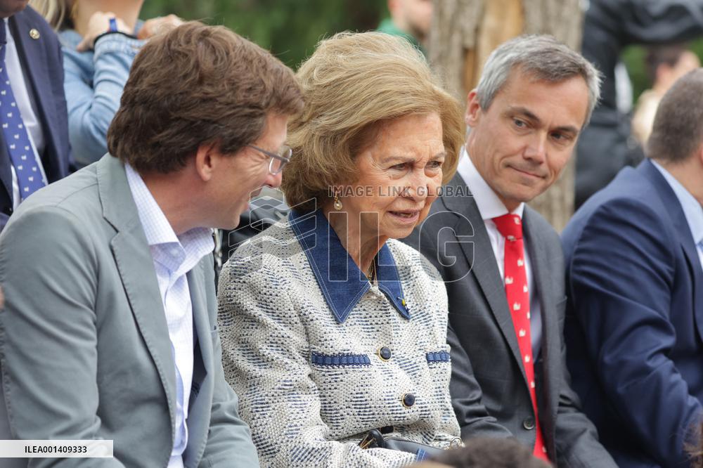 Queen Sofia Visits The Zoo - Madrid