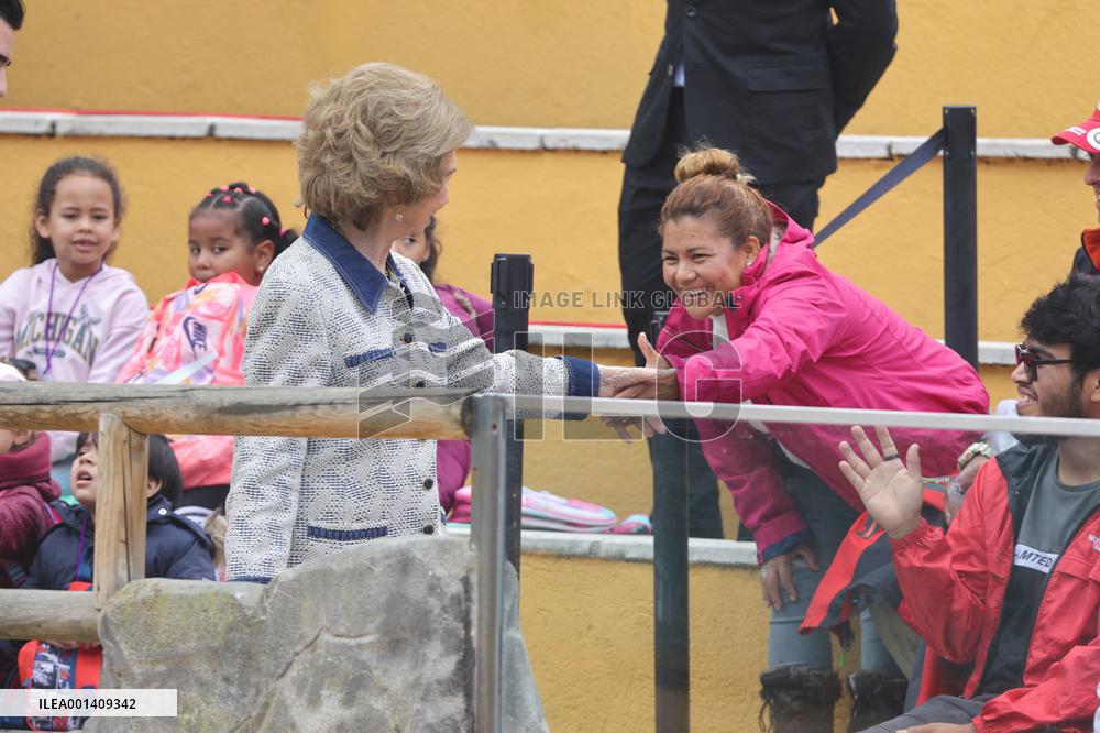 Queen Sofia Visits The Zoo - Madrid