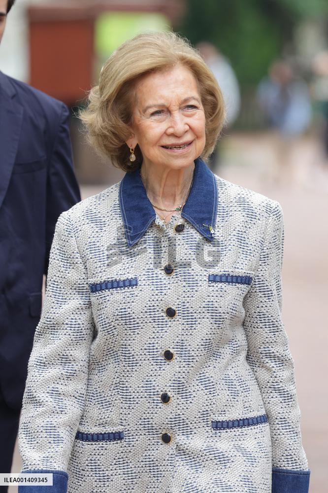 Queen Sofia Visits The Zoo - Madrid