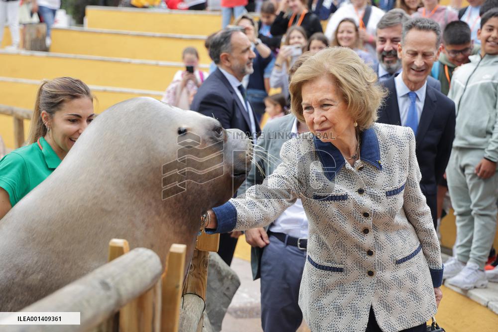 Queen Sofia Visits The Zoo - Madrid