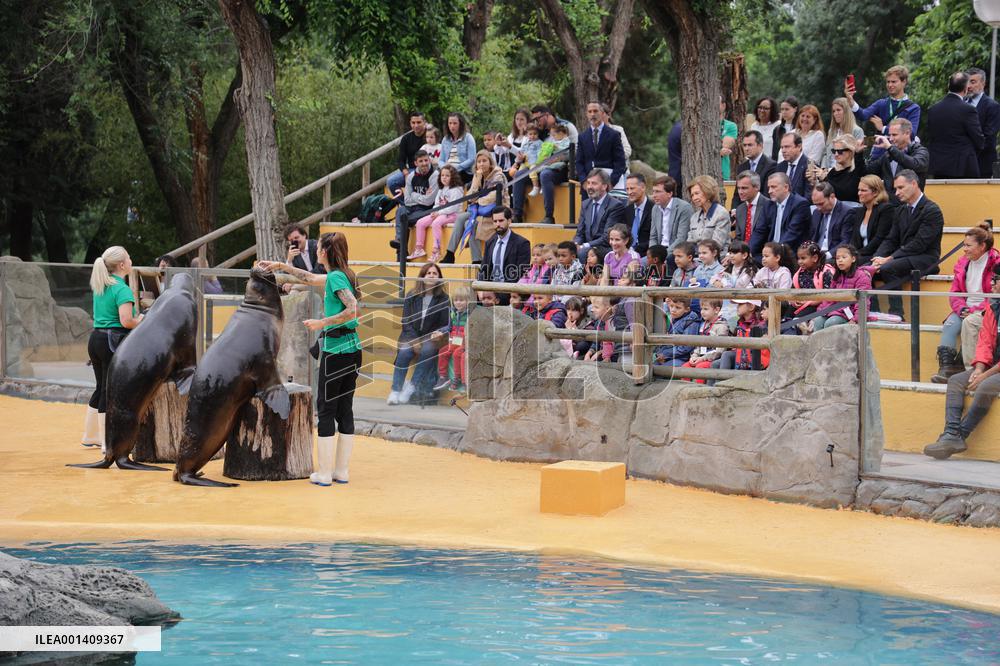 Queen Sofia Visits The Zoo - Madrid