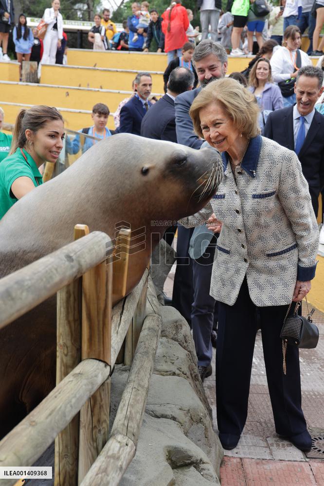 Queen Sofia Visits The Zoo - Madrid