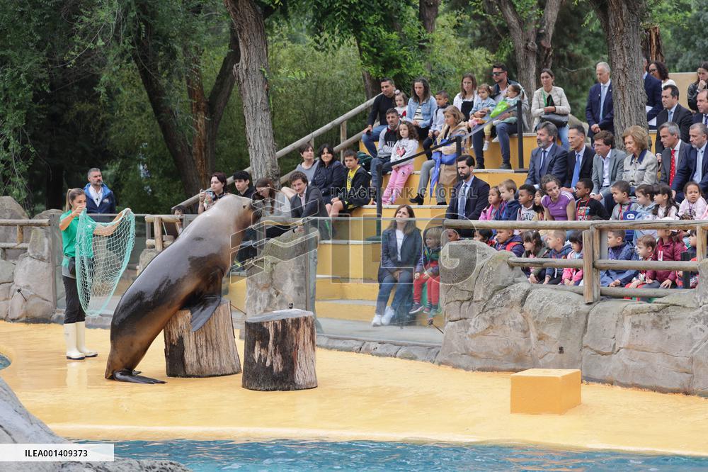 Queen Sofia Visits The Zoo - Madrid