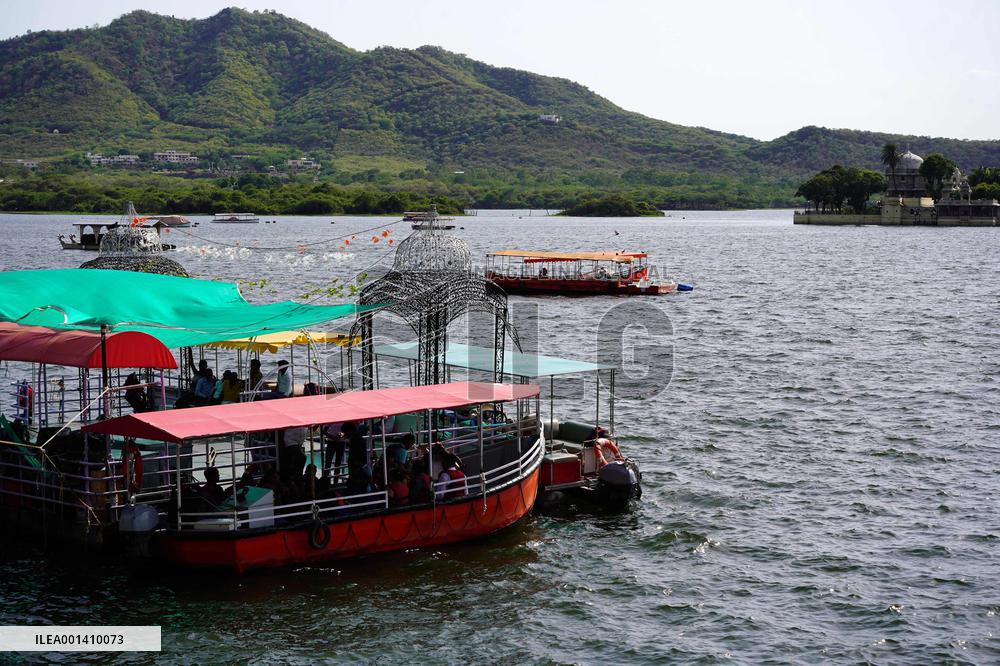 Tourist Enjoy Boat Ride - India