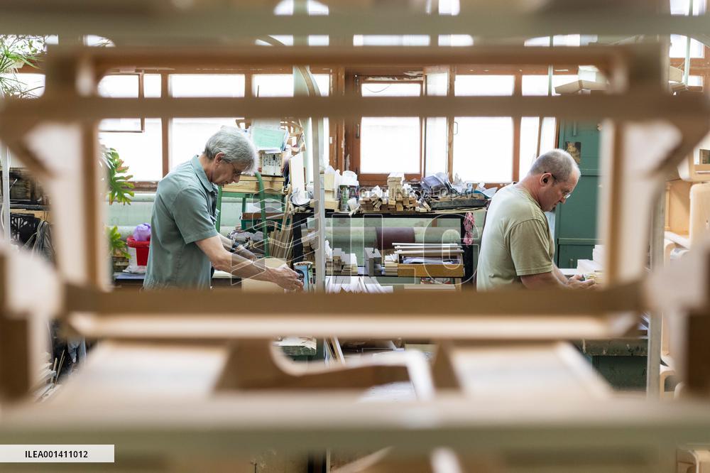 RUSSIA-MOSCOW-BAYAN-MAKING