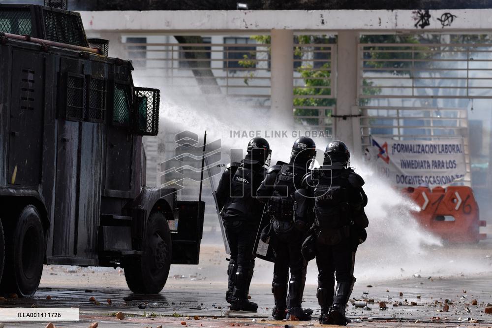 Clashes in Bogota Amid Day of the Fallen Student