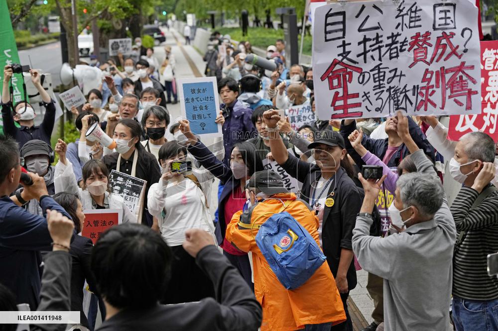 Japan Diet passes controversial bill to revise immigration law