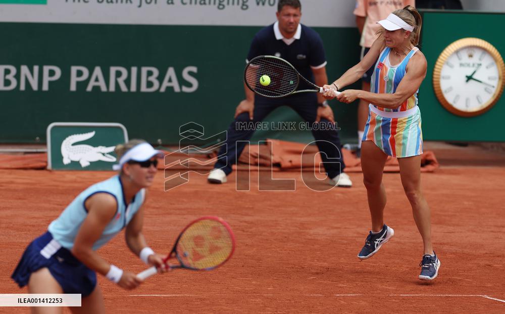 (SP)FRANCE-PARIS-TENNIS-ROLAND GARROS-FRENCH OPEN-WOMEN'S DOUBLES