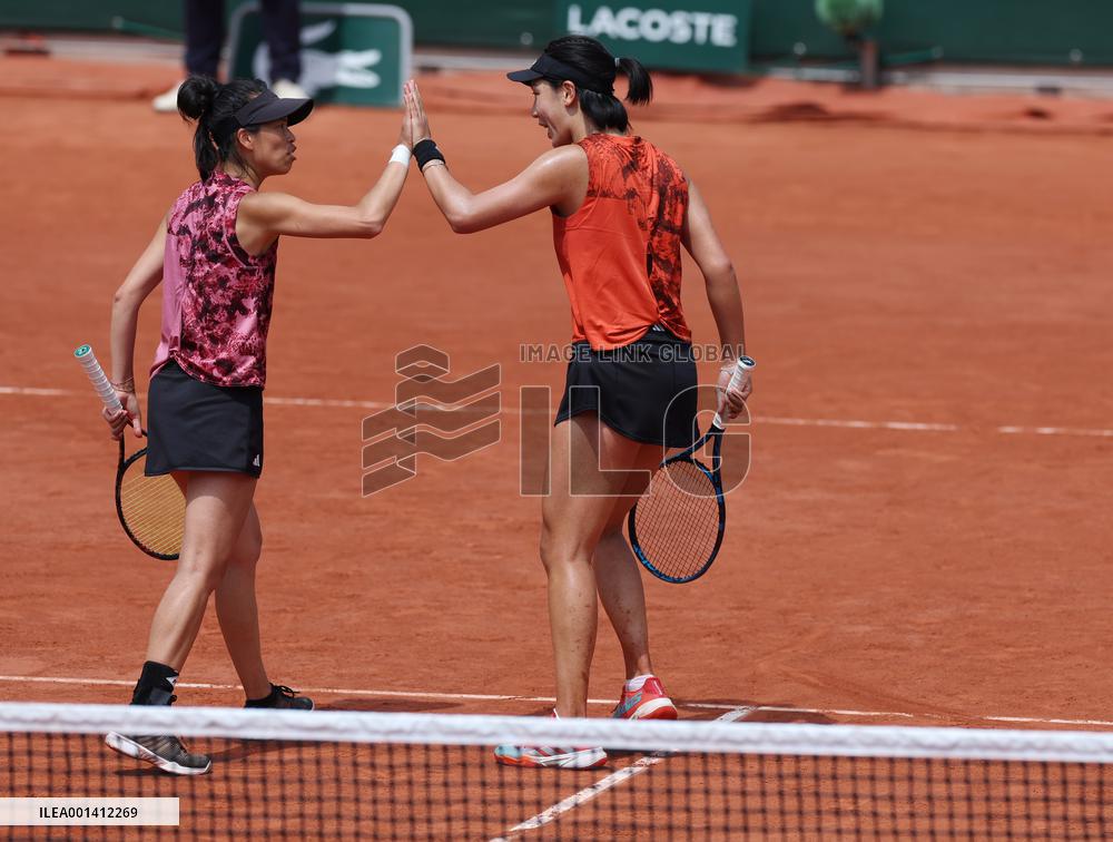 (SP)FRANCE-PARIS-TENNIS-ROLAND GARROS-FRENCH OPEN-WOMEN'S DOUBLES