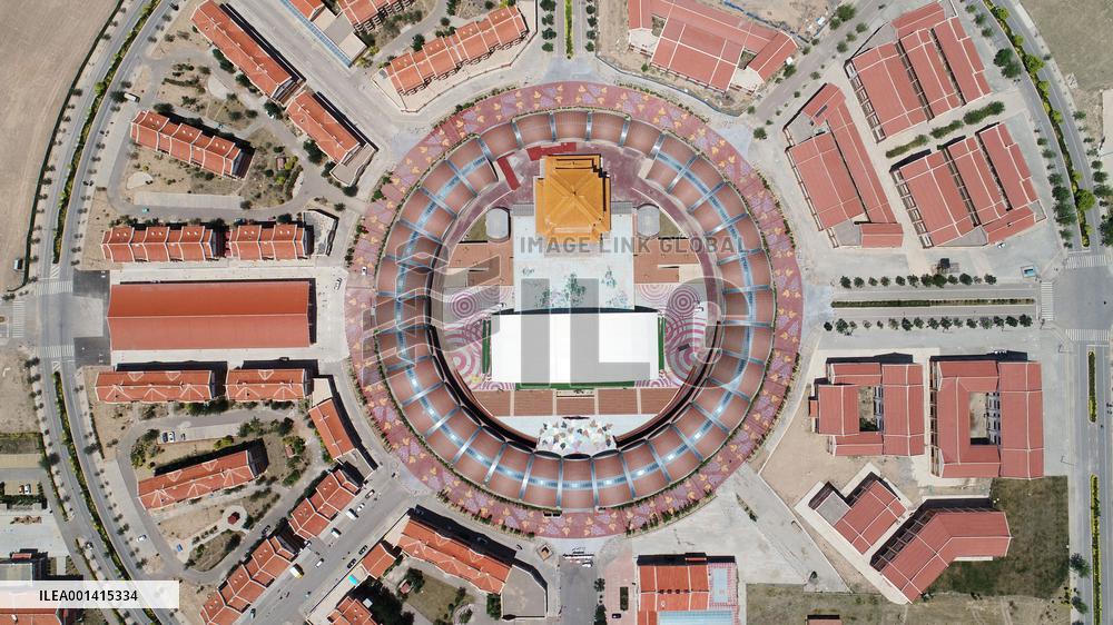 Xinhua Headlines: Burgeoning Chinese wineries wow world's connoisseurs