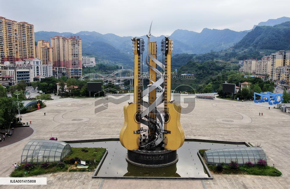CHINA-GUIZHOU-ZHENG'AN-GUITAR-MAKING INDUSTRY (CN)