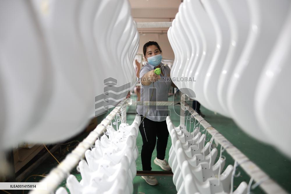 CHINA-GUIZHOU-ZHENG'AN-GUITAR-MAKING INDUSTRY (CN)