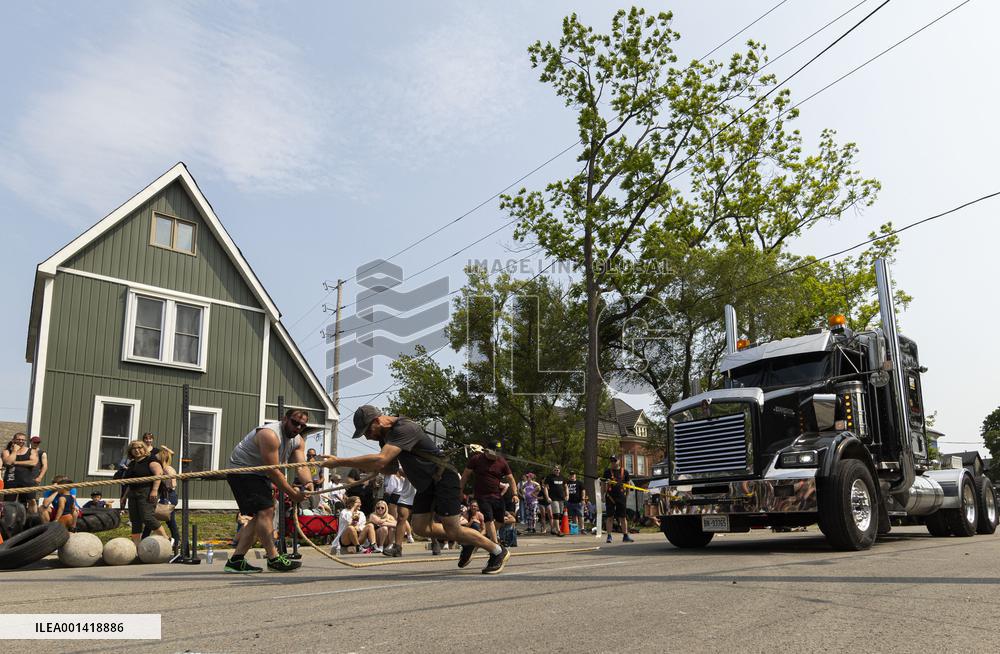 (SP)CANADA-DUNNVILLE-STRONGMAN, STRONGWOMAN COMPETITION
