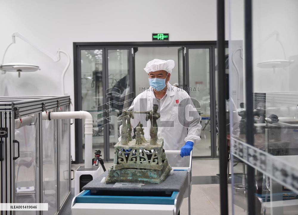 CHINA-SICHUAN-SANXINGDUI-RELIC RESTORER(CN)