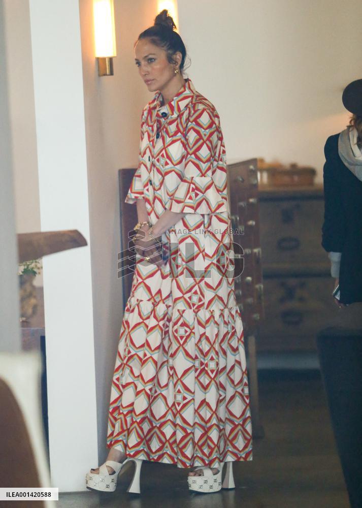 Jennifer Lopez Out - LA