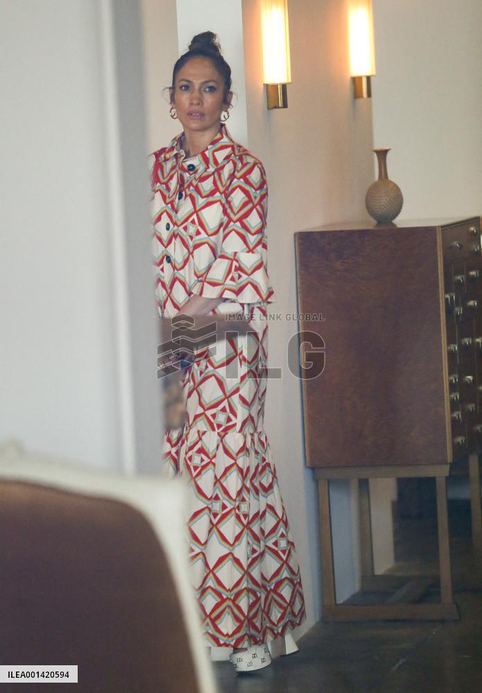Jennifer Lopez Out - LA