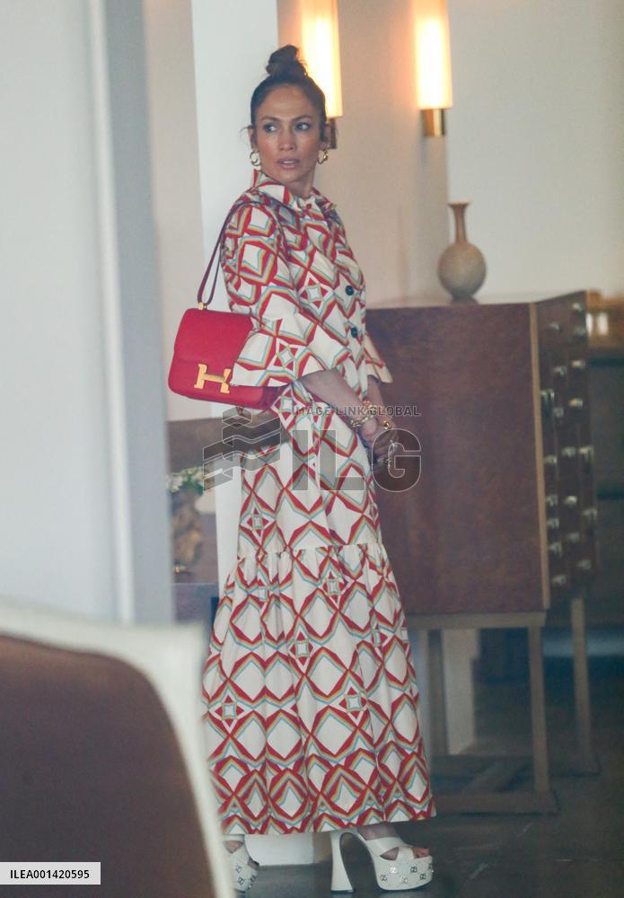Jennifer Lopez Out - LA
