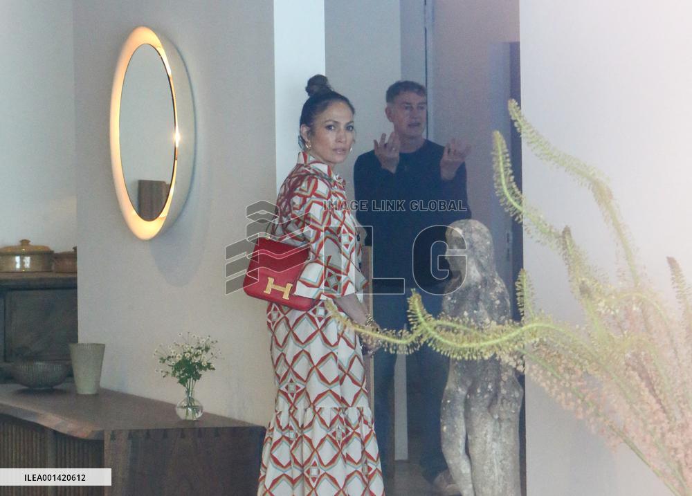 Jennifer Lopez Out - LA