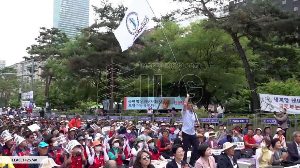S. Korean fishermen clamor against Japan's radioactive wastewater discharge