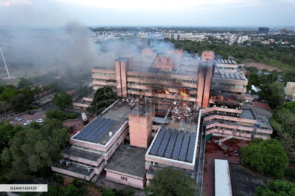 INDIA-MADHYA PRADESH-BHOPAL-FIRE