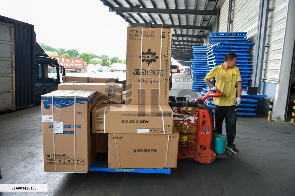 618 Shopping Festival Suning Logistics Center