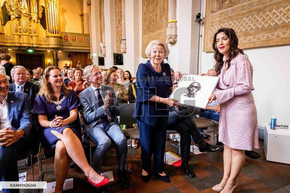 Princess Beatrix at Foundation for Refugee Students UAF - Utrecht