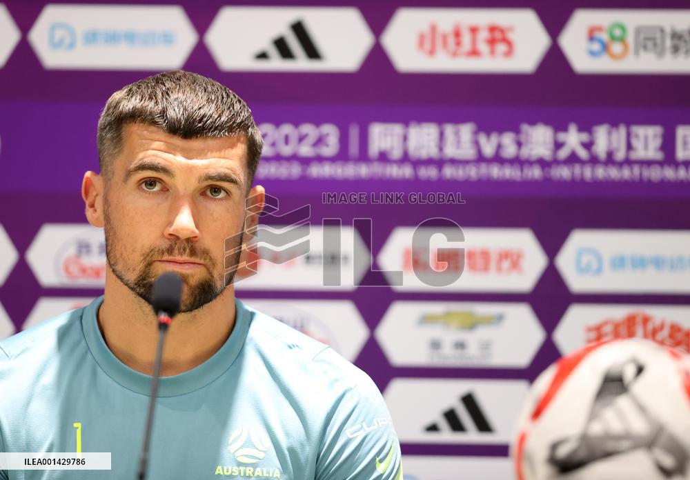 (SP)CHINA-BEIJING-FOOTBALL-INTERNATIONAL MATCH-ARGENTINA VS AUSTRALIA-PRESS CONFERENCE (CN)