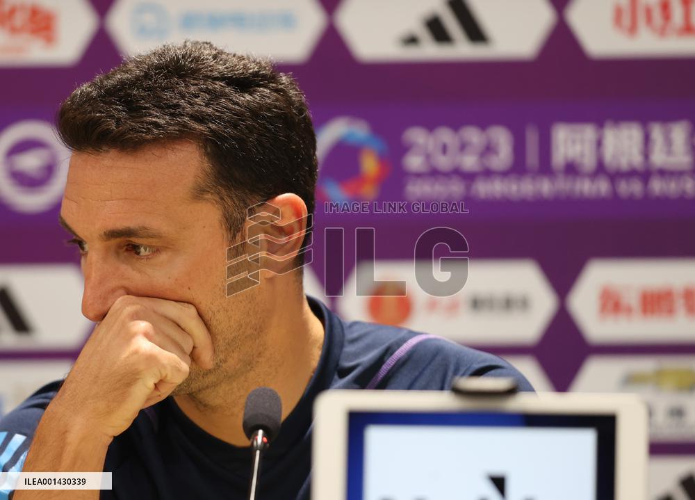 (SP)CHINA-BEIJING-FOOTBALL-INTERNATIONAL MATCH-ARGENTINA VS AUSTRALIA-PRESS CONFERENCE (CN)
