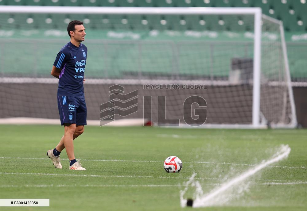 (SP)CHINA-BEIJING-FOOTBALL-INTERNATIONAL MATCH-ARGENTINA VS AUSTRALIA-TRAINING (CN)