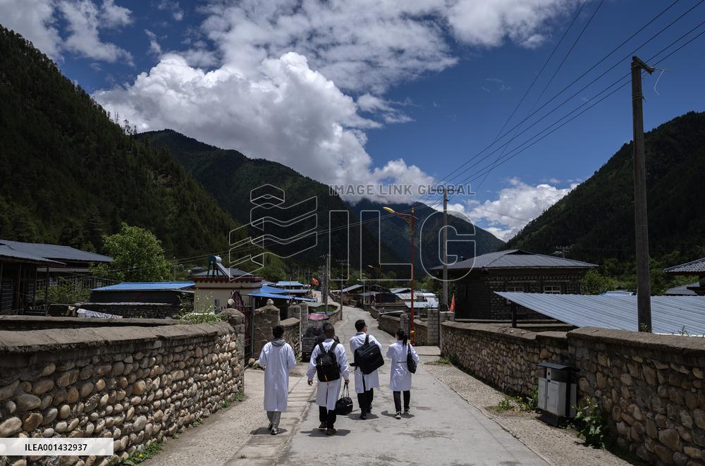 CHINA-TIBET-MEDICAL TEAM-HOME SERVICE (CN)