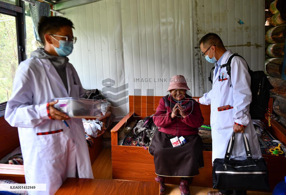 CHINA-TIBET-MEDICAL TEAM-HOME SERVICE (CN)